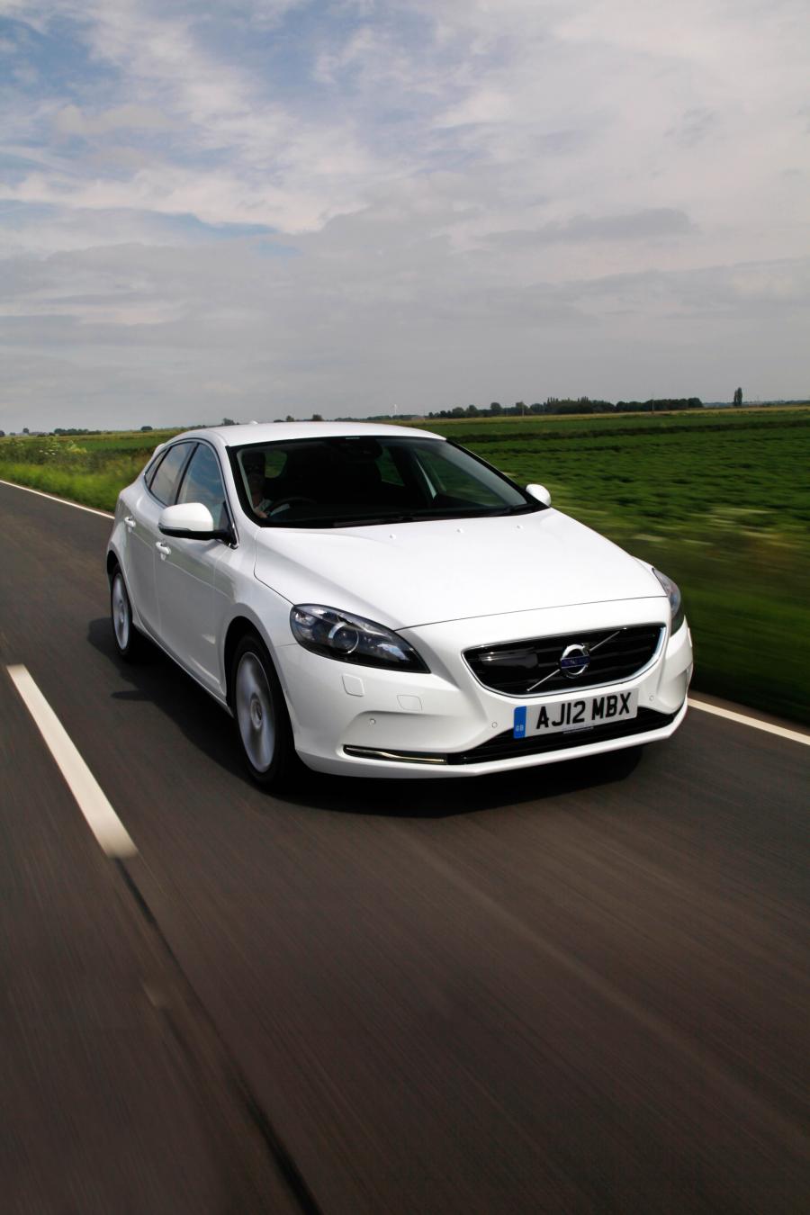  Volvo V40 2012 года  (фото 14 из 183)